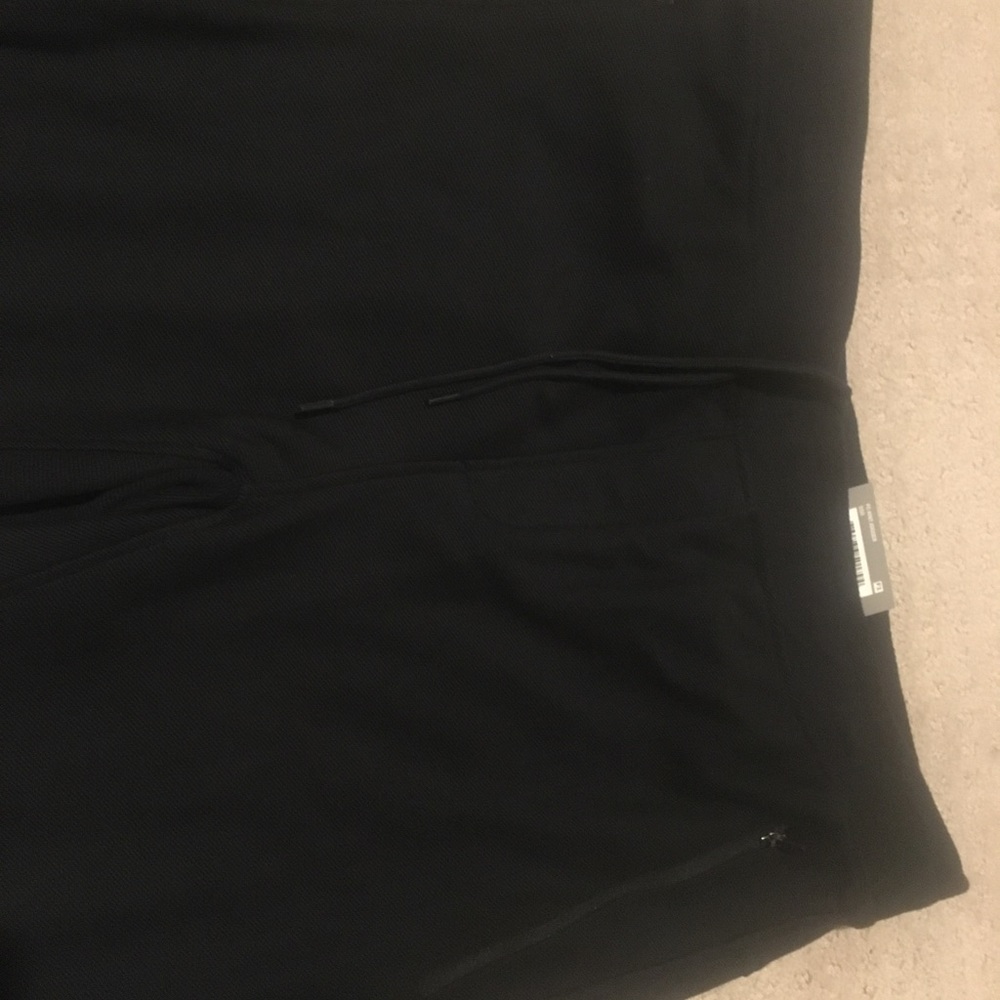 Falls Creek Men’s Size L.Black with two front zipper pockets. - Picture 2 of 4